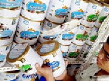 Abbott đã thu hồi hơn 12.000 thùng sữa nghi nhiễm khuẩn
