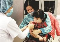 Hiểu đúng việc tiêm nhắc các loại vắc-xin cho trẻ